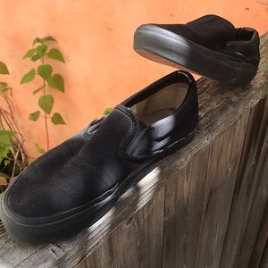 Black Vans slip on shoes